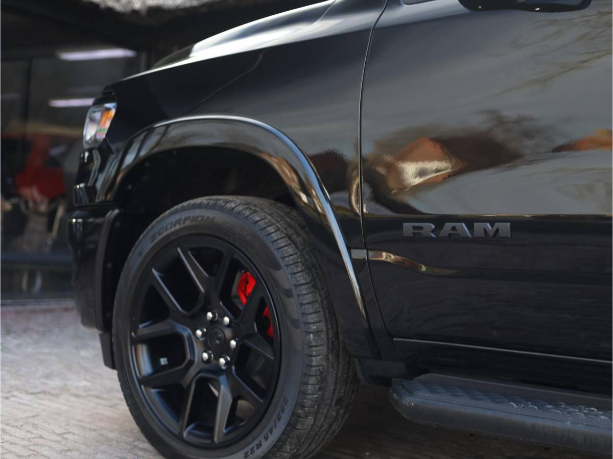 Dodge Ram 1500 Dodge Ram 1500 2025 3.0L HURRICANE LARAMIE Night | BPM VRIJ | Panoramadak