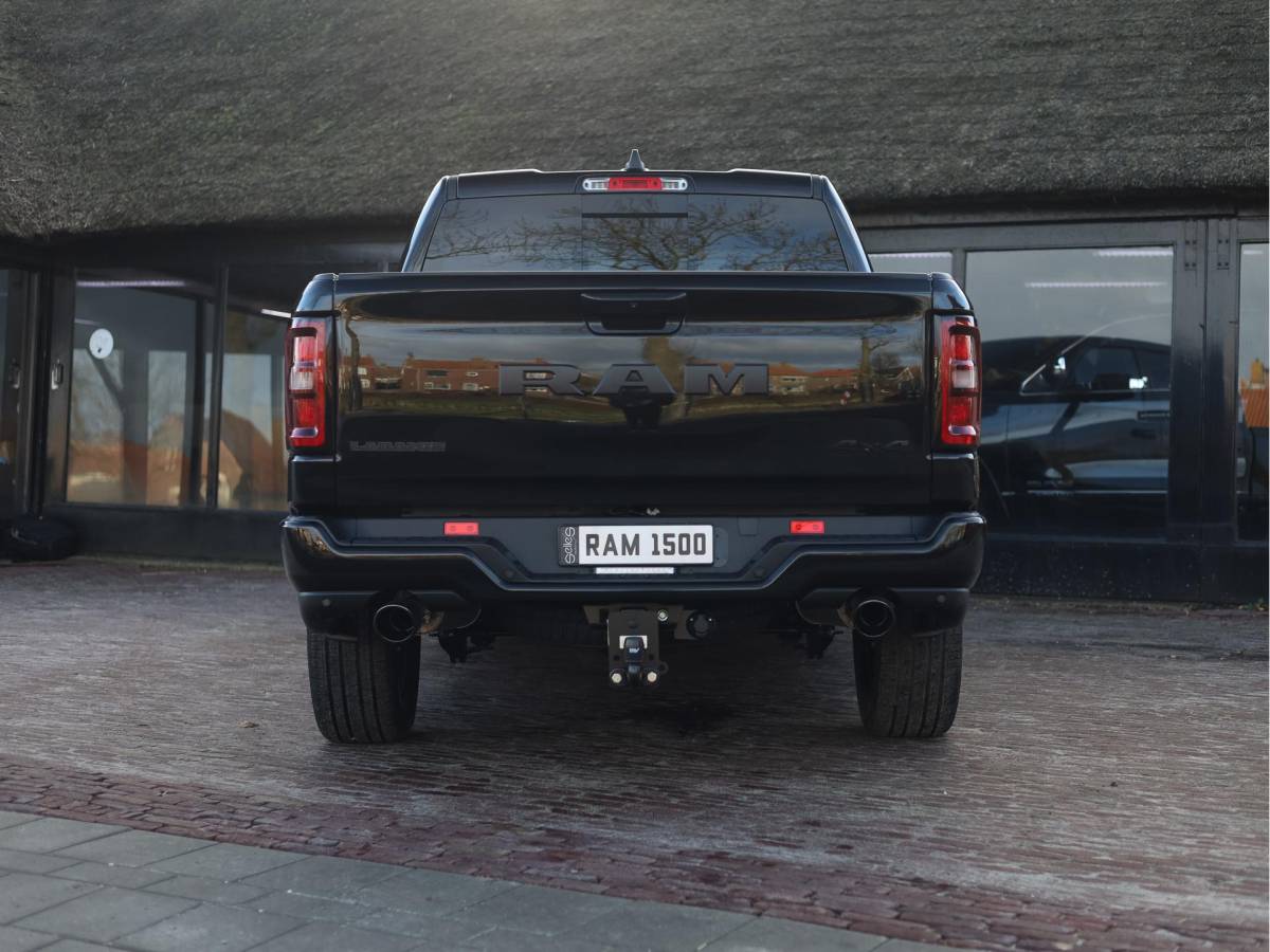Dodge Ram 1500 Dodge Ram 1500 2025 3.0L HURRICANE LARAMIE Night | BPM VRIJ | Panoramadak