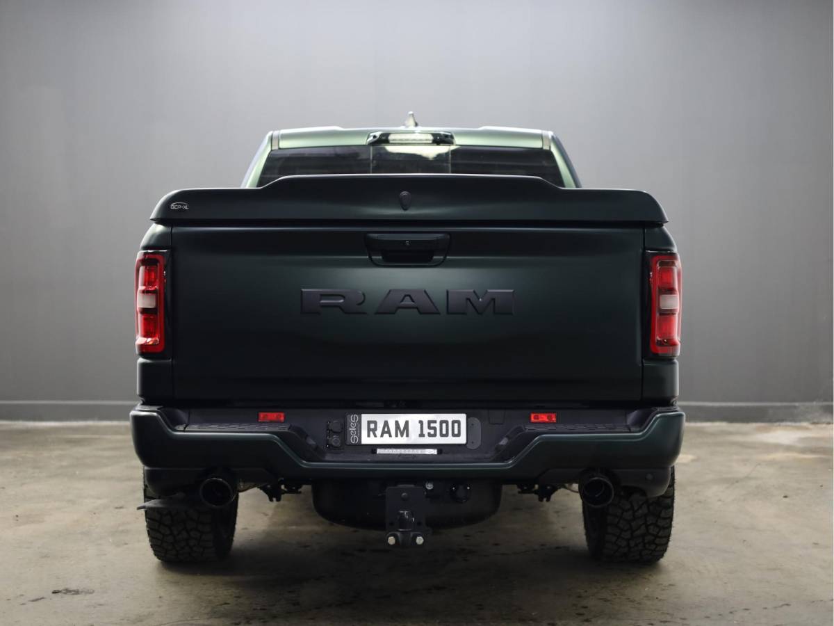 Dodge Ram 1500 Dodge Ram 1500 2025 3.0L HURRICANE LARAMIE Night Premium | BPM VRIJ | NIEUW | Panoramadak | Luchtvering