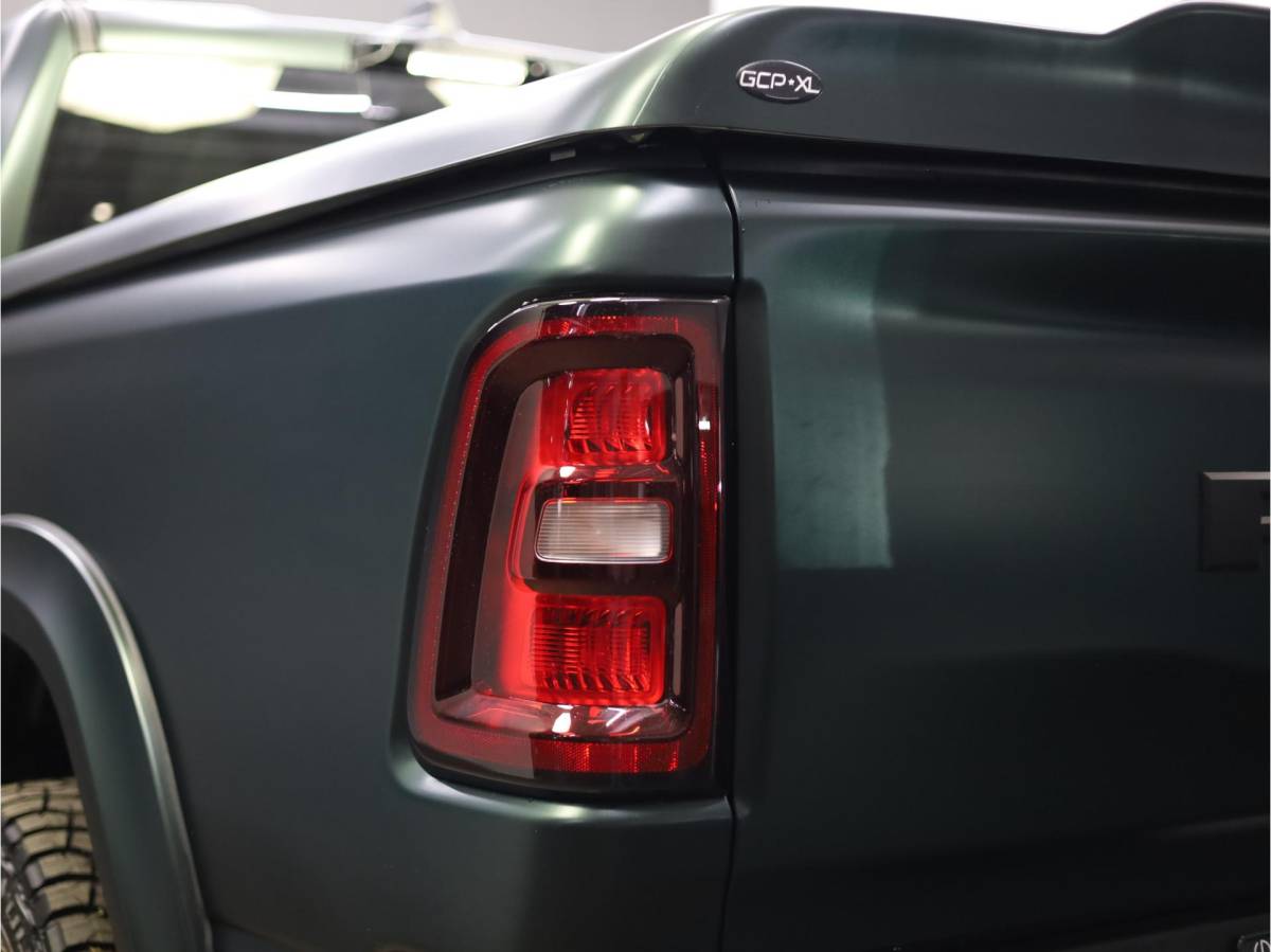 Dodge Ram 1500 Dodge Ram 1500 2025 3.0L HURRICANE LARAMIE Night Premium | BPM VRIJ | NIEUW | Panoramadak | Luchtvering