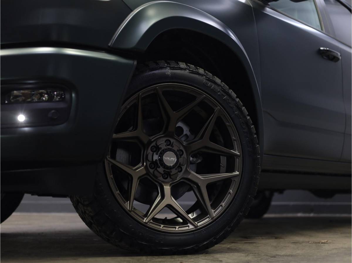 Dodge Ram 1500 Dodge Ram 1500 2025 3.0L HURRICANE LARAMIE Night Premium | BPM VRIJ | NIEUW | Panoramadak | Luchtvering