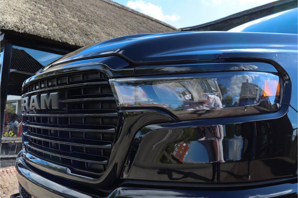 Dodge Ram 1500 Dodge Ram 1500 2025 3.0L HURRICANE LARAMIE Night Premium | BPM VRIJ | NIEUW  | Panoramadak | Luchtvering