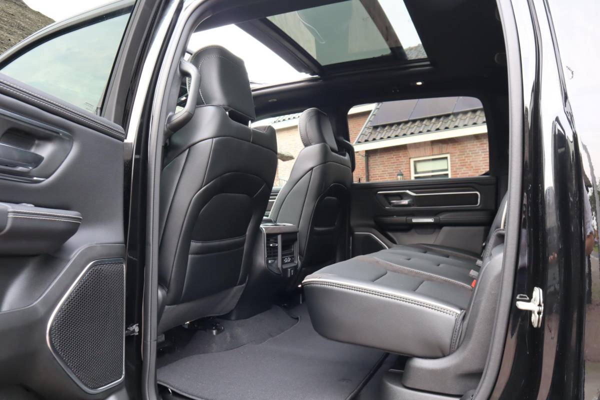 Dodge Ram 1500 Dodge Ram 1500 2025 3.0L HURRICANE LARAMIE SPORT | BPM VRIJ | NIEUW  | LPG in of onderbouw | Deksel