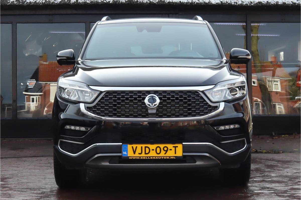 SsangYong Rexton SsangYong Rexton 2.2 e-XDi Sapphire | Stoel/Stuur verwarming | Camera | 4×4 | Lederenbekleding | 20 Inch Lichtmetalen velgen |