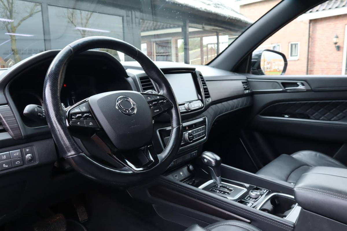 SsangYong Rexton SsangYong Rexton 2.2 e-XDi Sapphire | Stoel/Stuur verwarming | Camera | 4×4 | Lederenbekleding | 20 Inch Lichtmetalen velgen |