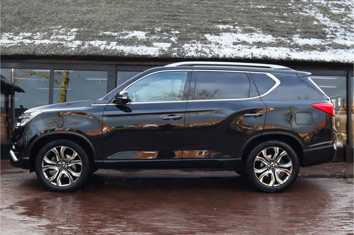 SsangYong Rexton SsangYong Rexton 2.2 e-XDi Sapphire | Stoel/Stuur verwarming | Camera | 4×4 | Lederenbekleding | 20 Inch Lichtmetalen velgen |