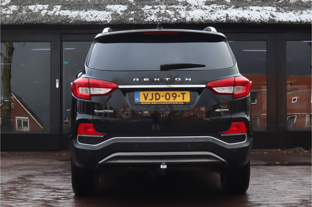 SsangYong Rexton SsangYong Rexton 2.2 e-XDi Sapphire | Stoel/Stuur verwarming | Camera | 4×4 | Lederenbekleding | 20 Inch Lichtmetalen velgen |