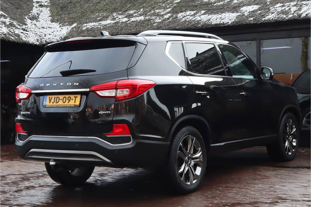 SsangYong Rexton SsangYong Rexton 2.2 e-XDi Sapphire | Stoel/Stuur verwarming | Camera | 4×4 | Lederenbekleding | 20 Inch Lichtmetalen velgen |