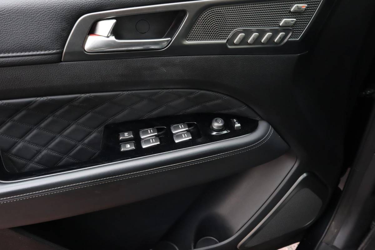 SsangYong Rexton SsangYong Rexton 2.2 e-XDi Sapphire | Stoel/Stuur verwarming | Camera | 4×4 | Lederenbekleding | 20 Inch Lichtmetalen velgen |