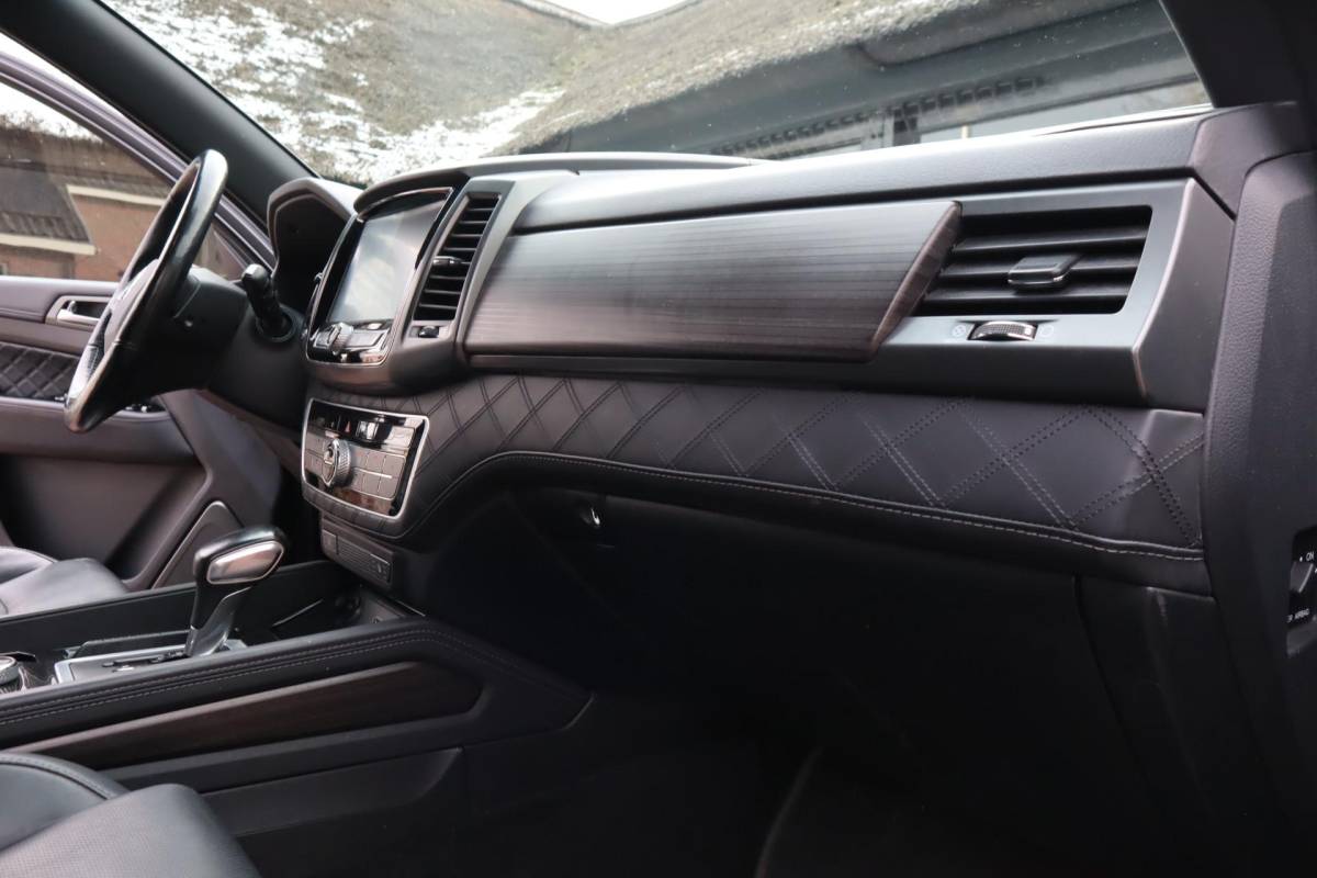 SsangYong Rexton SsangYong Rexton 2.2 e-XDi Sapphire | Stoel/Stuur verwarming | Camera | 4×4 | Lederenbekleding | 20 Inch Lichtmetalen velgen |