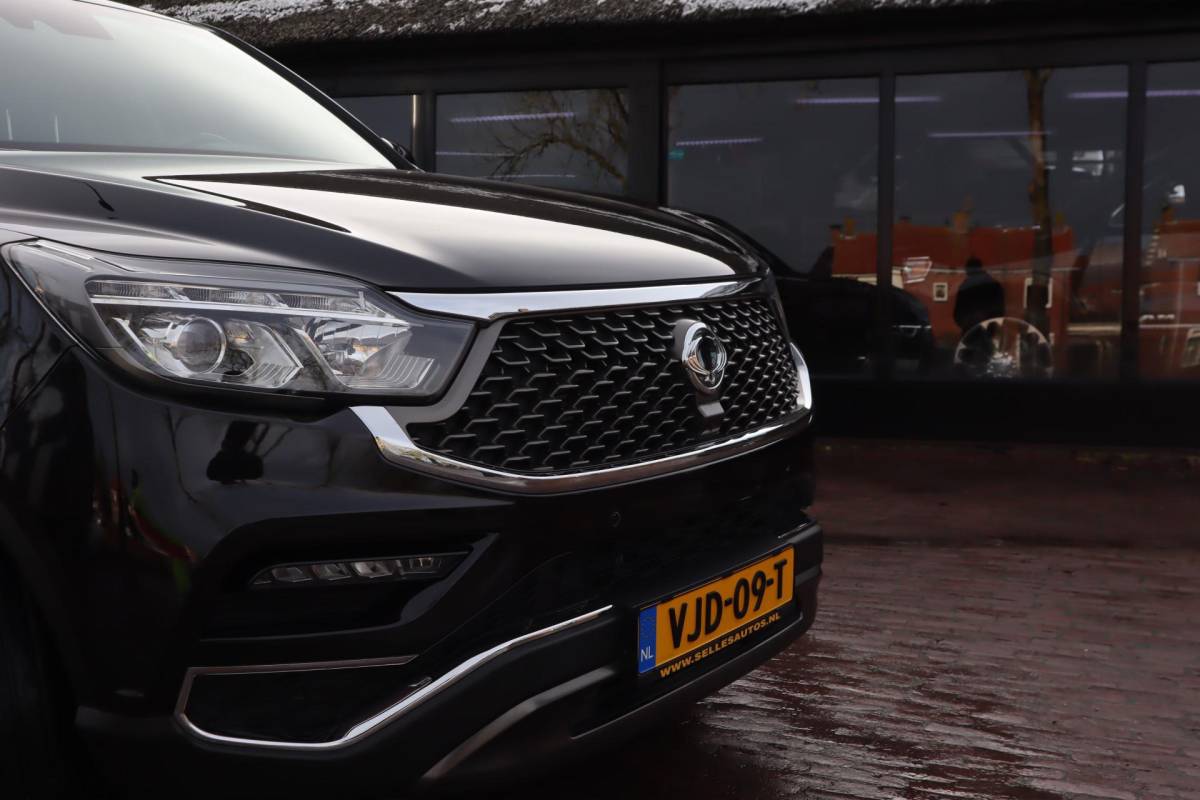 SsangYong Rexton SsangYong Rexton 2.2 e-XDi Sapphire | Stoel/Stuur verwarming | Camera | 4×4 | Lederenbekleding | 20 Inch Lichtmetalen velgen |