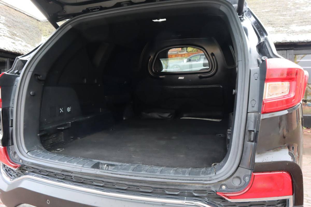 SsangYong Rexton SsangYong Rexton 2.2 e-XDi Sapphire | Stoel/Stuur verwarming | Camera | 4×4 | Lederenbekleding | 20 Inch Lichtmetalen velgen |
