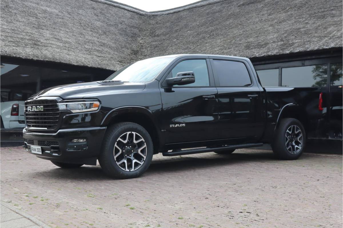 Dodge Ram 1500 Dodge Ram 1500 2025 3.0L HURRICANE LARAMIE SPORT | BPM VRIJ | NIEUW |