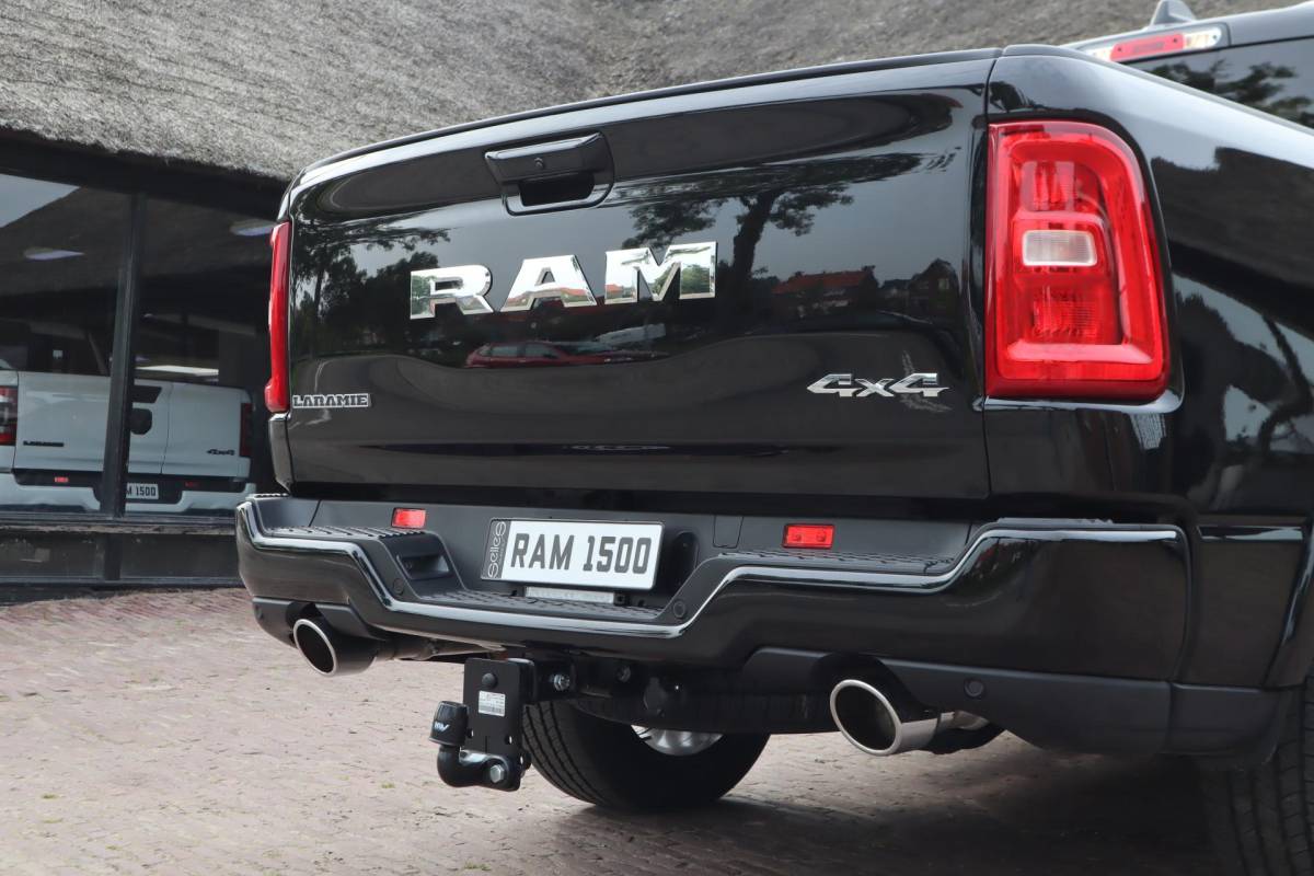 Dodge Ram 1500 Dodge Ram 1500 2025 3.0L HURRICANE LARAMIE SPORT | BPM VRIJ | NIEUW |