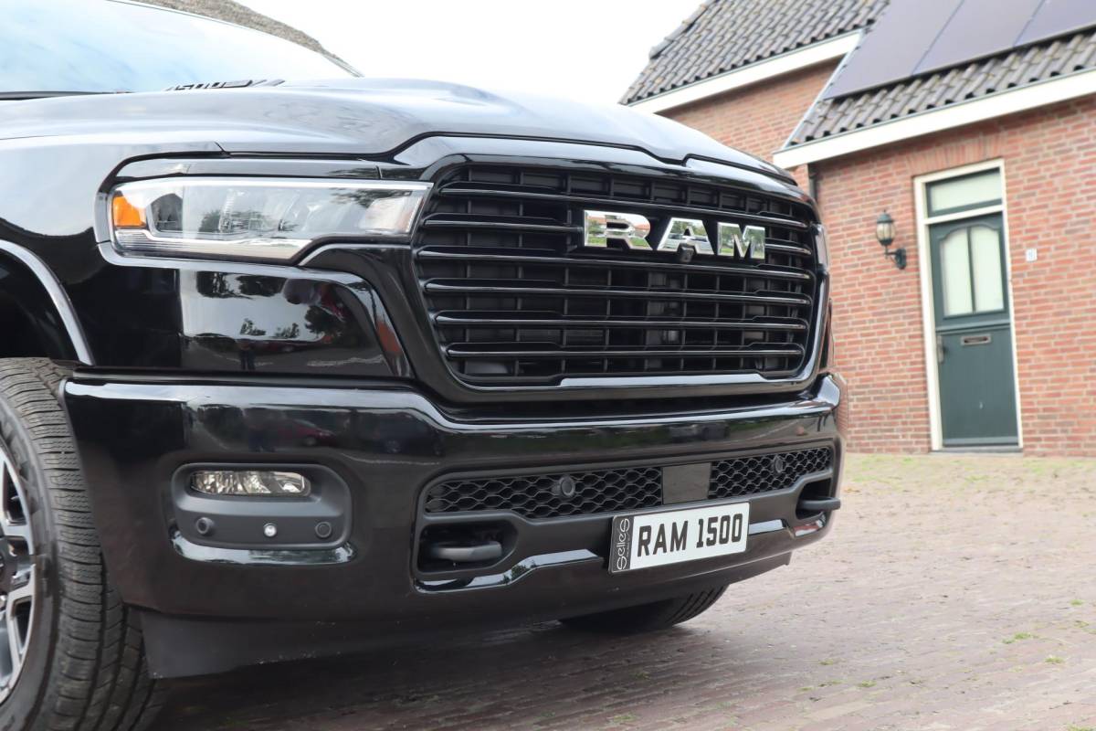 Dodge Ram 1500 Dodge Ram 1500 2025 3.0L HURRICANE LARAMIE SPORT | BPM VRIJ | NIEUW |