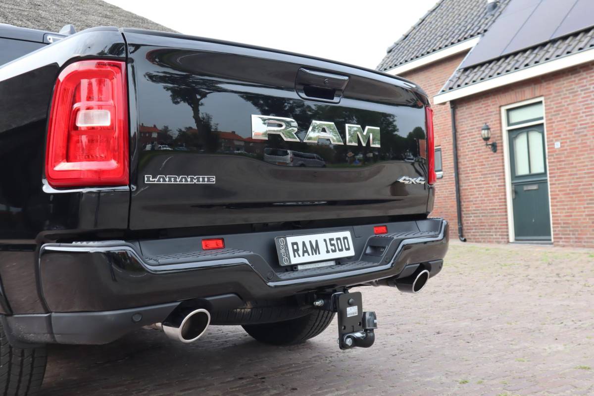 Dodge Ram 1500 Dodge Ram 1500 2025 3.0L HURRICANE LARAMIE SPORT | BPM VRIJ | NIEUW |