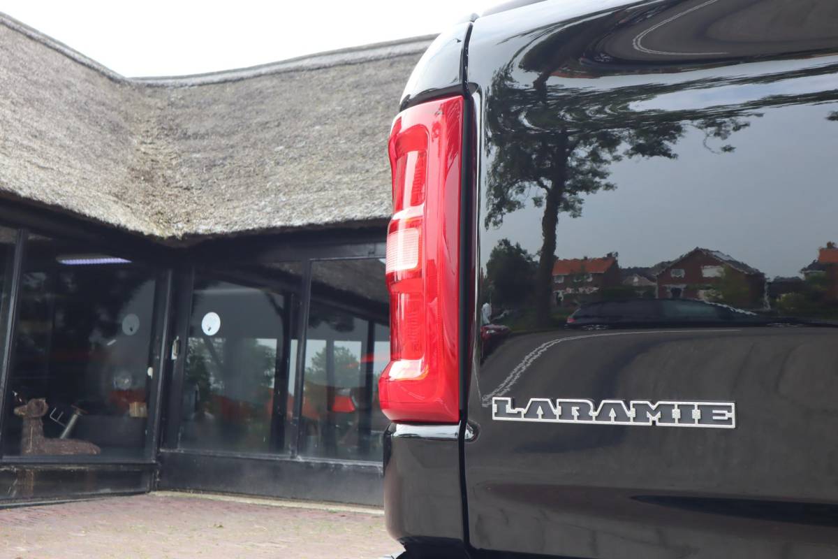 Dodge Ram 1500 Dodge Ram 1500 2025 3.0L HURRICANE LARAMIE SPORT | BPM VRIJ | NIEUW |