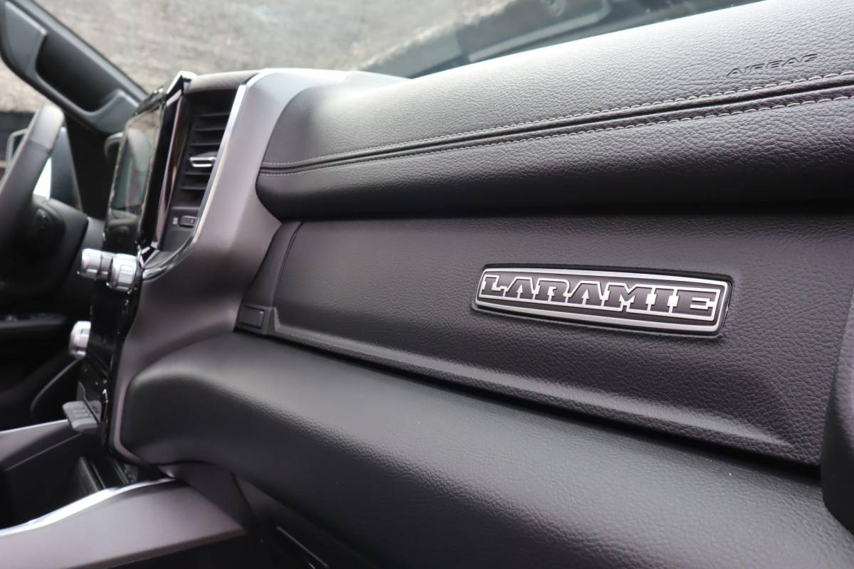 Dodge Ram 1500 Dodge Ram 1500 2025 3.0L HURRICANE LARAMIE SPORT | BPM VRIJ | NIEUW |