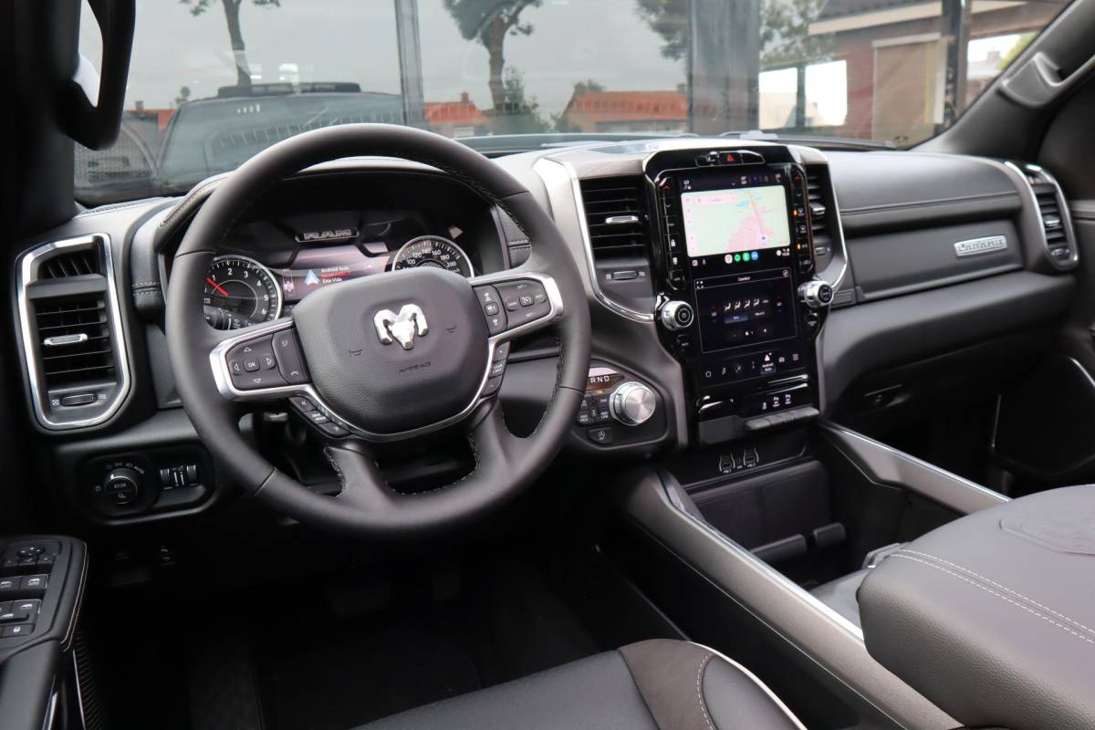 Dodge Ram 1500 Dodge Ram 1500 2025 3.0L HURRICANE LARAMIE SPORT | BPM VRIJ | NIEUW |