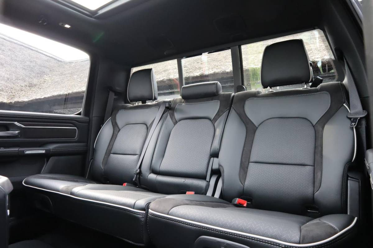 Dodge Ram 1500 Dodge Ram 1500 2025 3.0L HURRICANE LARAMIE SPORT | BPM VRIJ | NIEUW |