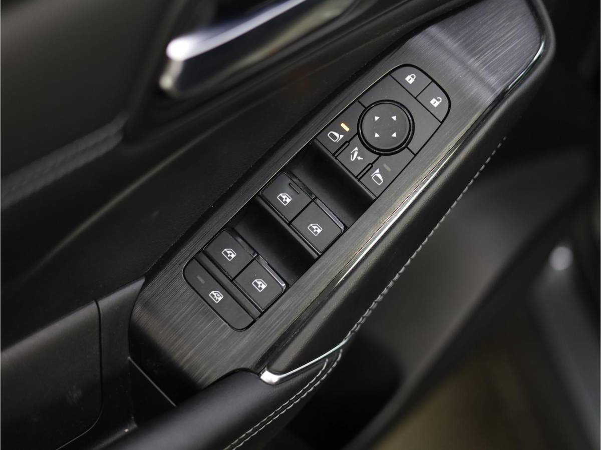 Nissan QASHQAI Nissan Qashqai 1.5 e-Power N-Connecta | 360 camera | Stuurwiel verwarmd | Stoelverwarming | Hybride | Elektrische kofferbak | Voorruit verwarming | Airco | Climate control |