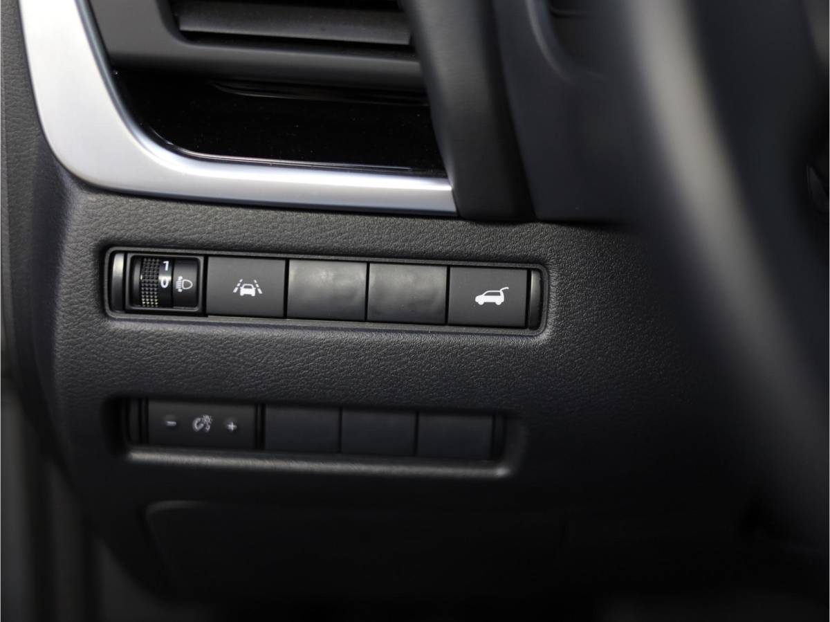 Nissan QASHQAI Nissan Qashqai 1.5 e-Power N-Connecta | 360 camera | Stuurwiel verwarmd | Stoelverwarming | Hybride | Elektrische kofferbak | Voorruit verwarming | Airco | Climate control |