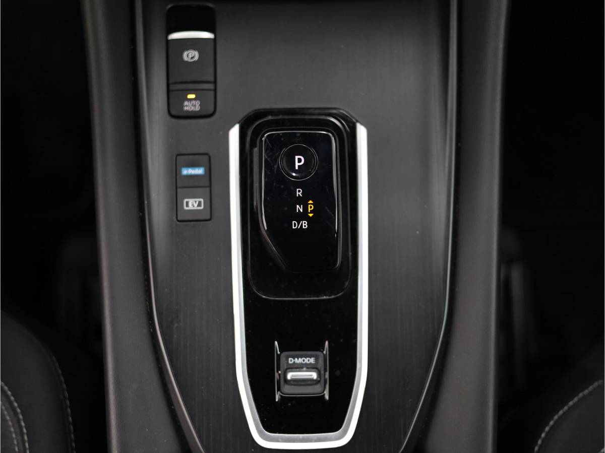 Nissan QASHQAI Nissan Qashqai 1.5 e-Power N-Connecta | 360 camera | Stuurwiel verwarmd | Stoelverwarming | Hybride | Elektrische kofferbak | Voorruit verwarming | Airco | Climate control |