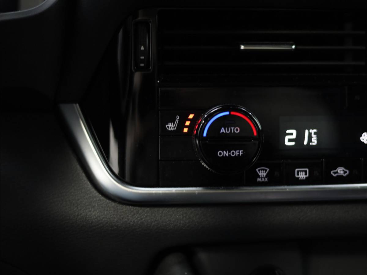 Nissan QASHQAI Nissan Qashqai 1.5 e-Power N-Connecta | 360 camera | Stuurwiel verwarmd | Stoelverwarming | Hybride | Elektrische kofferbak | Voorruit verwarming | Airco | Climate control |