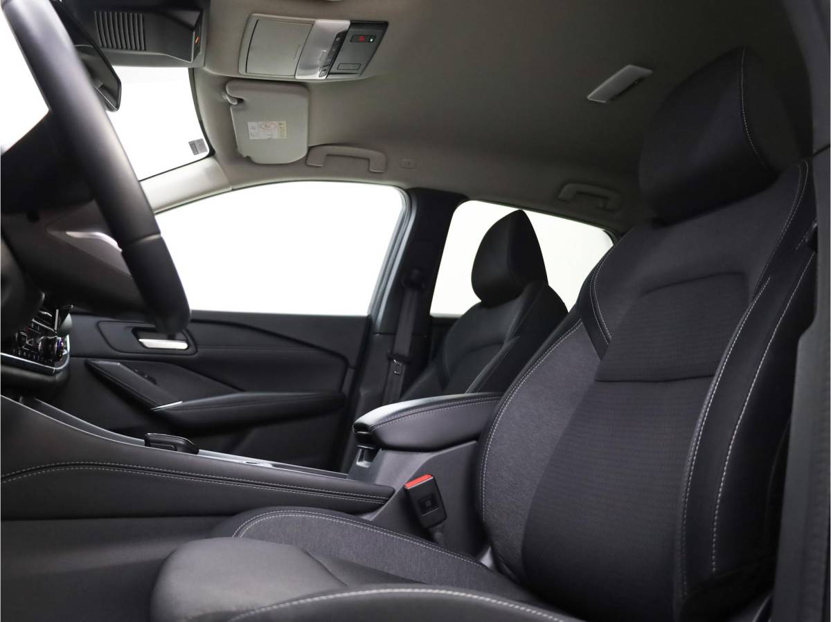 Nissan QASHQAI Nissan Qashqai 1.5 e-Power N-Connecta | 360 camera | Stuurwiel verwarmd | Stoelverwarming | Hybride | Elektrische kofferbak | Voorruit verwarming | Airco | Climate control |