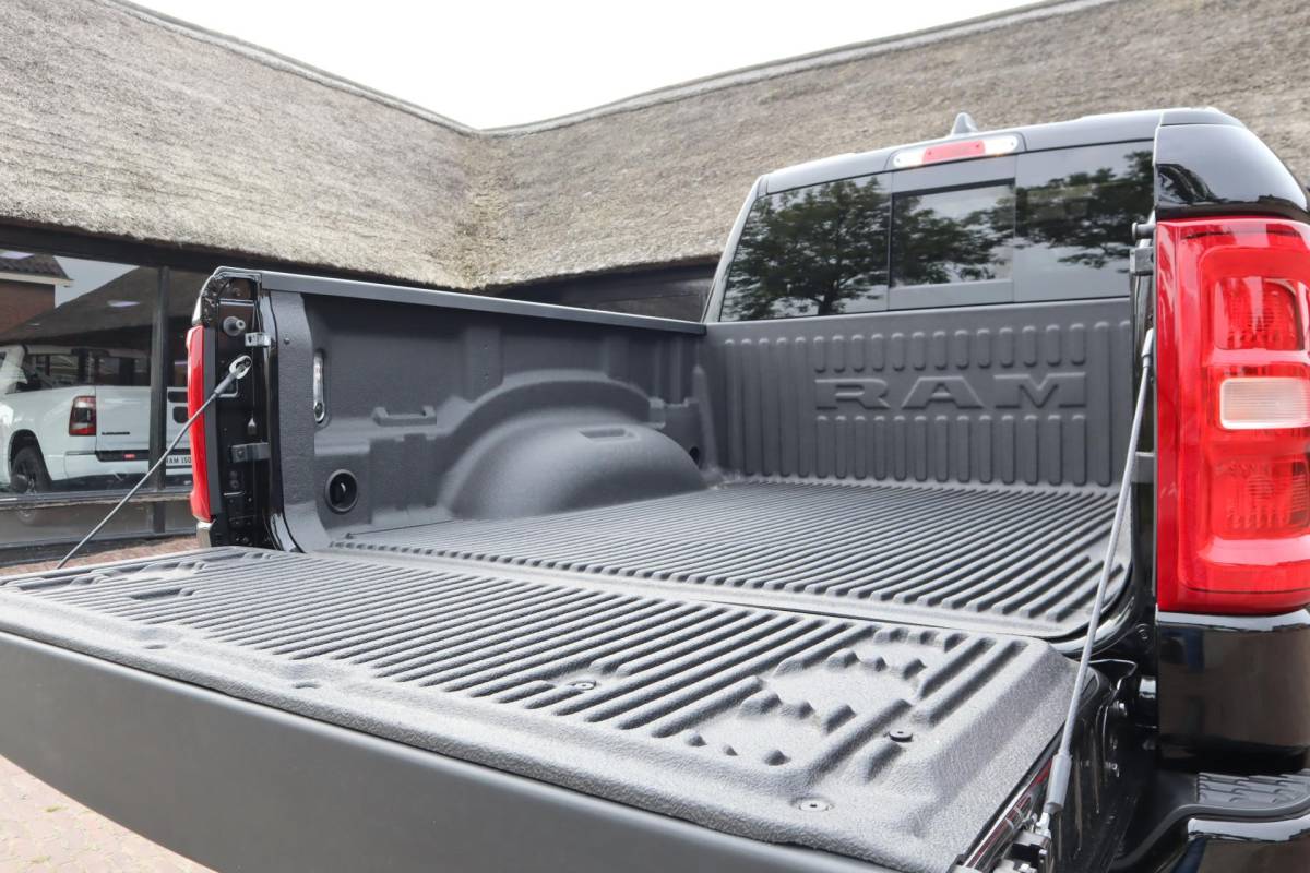 Dodge Ram 1500 Dodge Ram 1500 2025 3.0L HURRICANE LARAMIE SPORT | BPM VRIJ | NIEUW | LPG in of onderbouw | Deksel