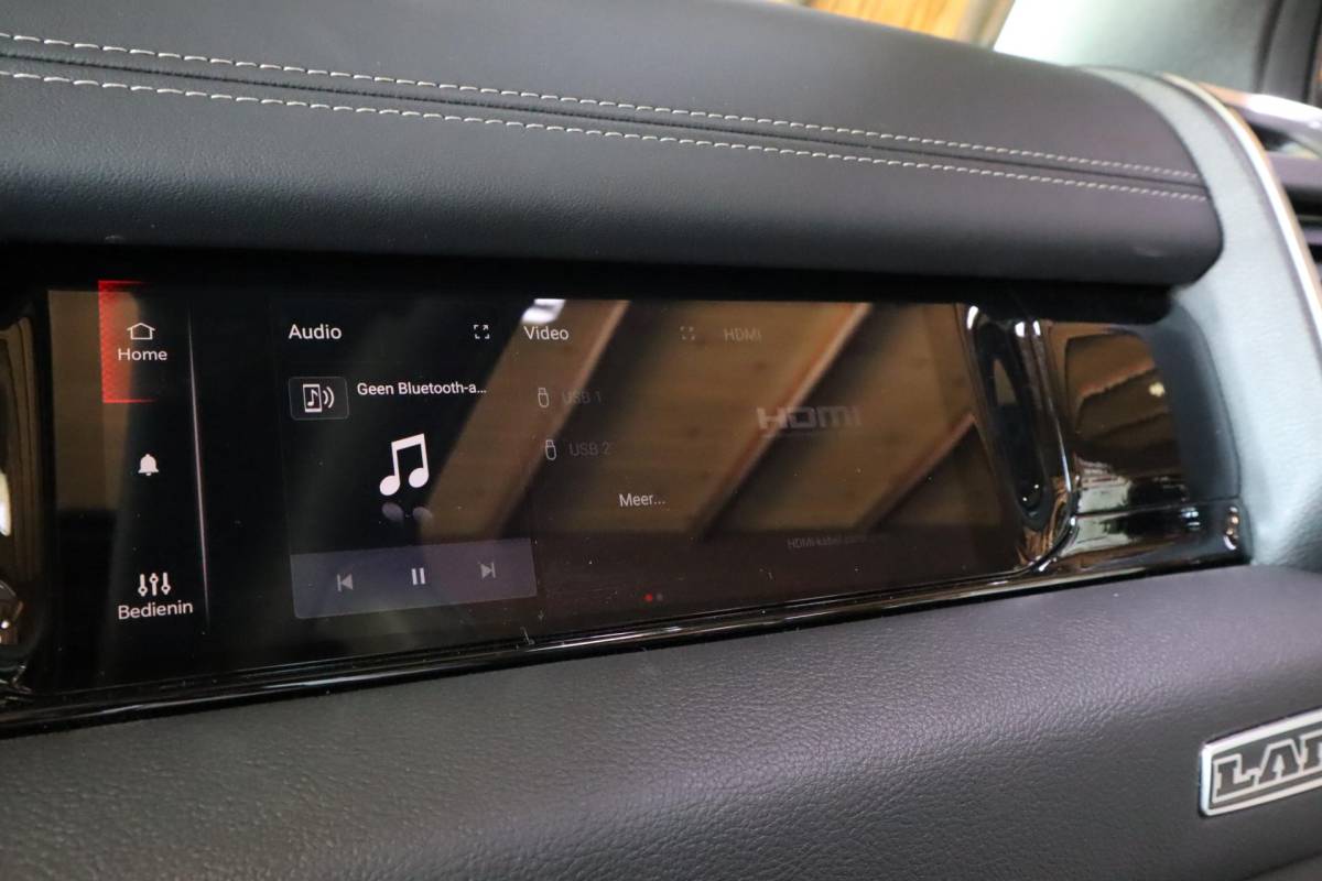 Dodge Ram 1500 Dodge Ram 1500 2025 3.0L HURRICANE LARAMIE Night Premium | BPM VRIJ | NIEUW | LPG in of onderbouw | Deksel  | Panoramadak | Luchtverin