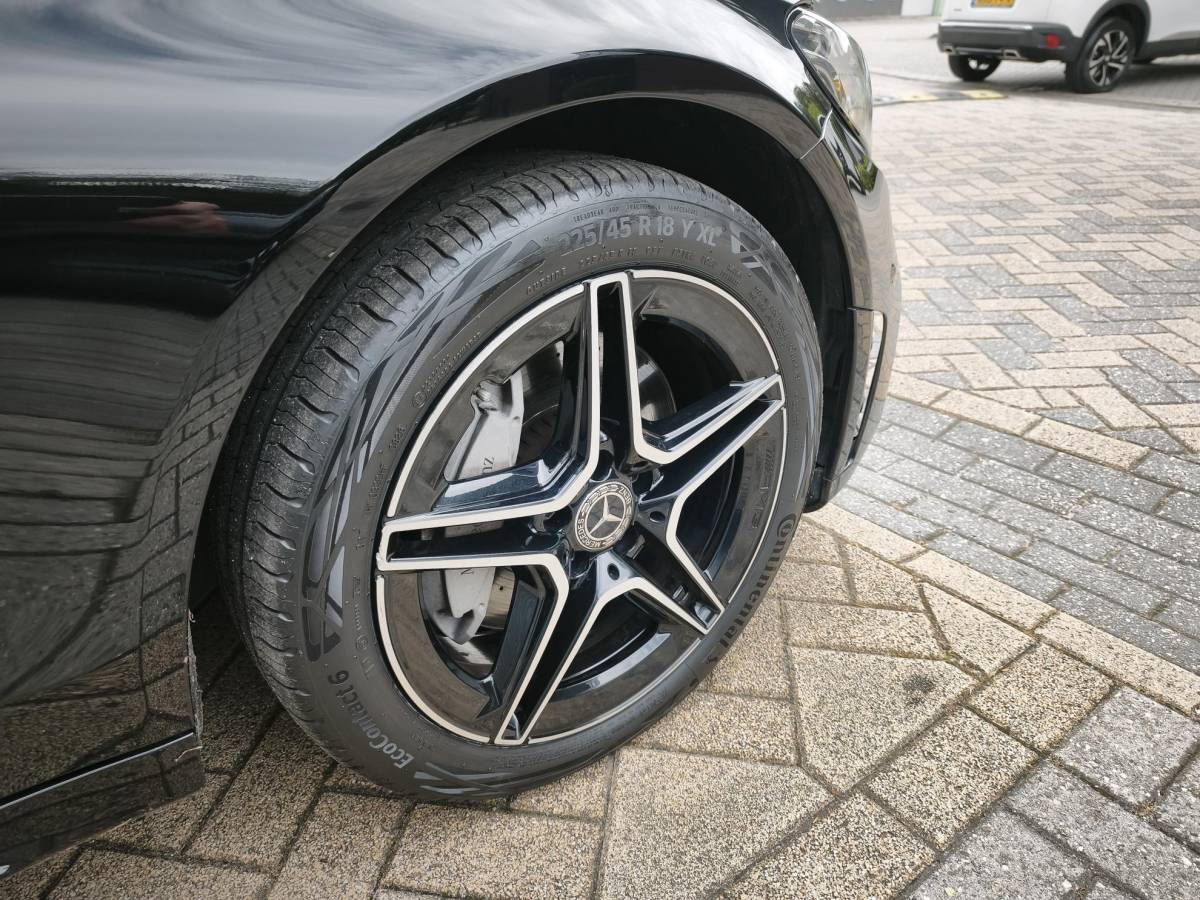 Mercedes-Benz C-Klasse Mercedes-Benz C-klasse Estate 300 e Business Solution AMG