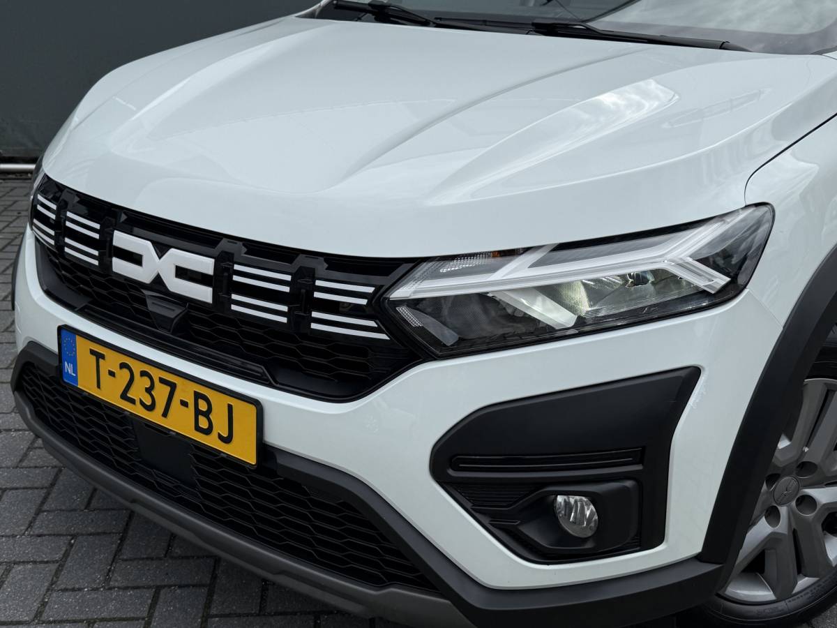Dacia Jogger Dacia Jogger BWJ 2023 1.0 TCe 92 PK 100 ECO-G Expression 5p. FULL LED | CARPLAY + ANDROID | DAB |  NAV | AIRCO | CRUISE | PDC