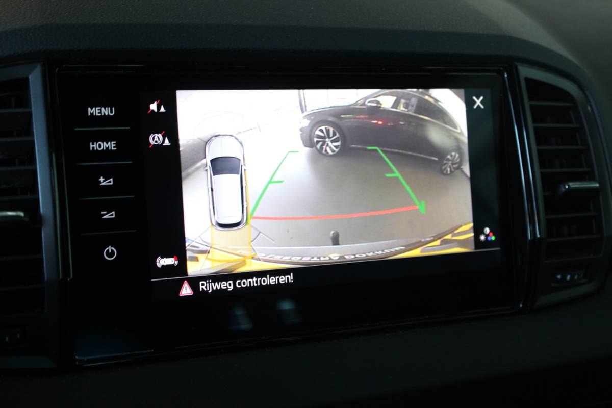 Škoda Karoq ŠKODA Karoq 1.5 TSI ACT Sportline Business Facelift | Trekhaak | Camera | Keyless | Adapt. Cruise | Stoel/Stuurverw. | Virtual Cockpit | Carplay | 18″ LMV | PDC V+A