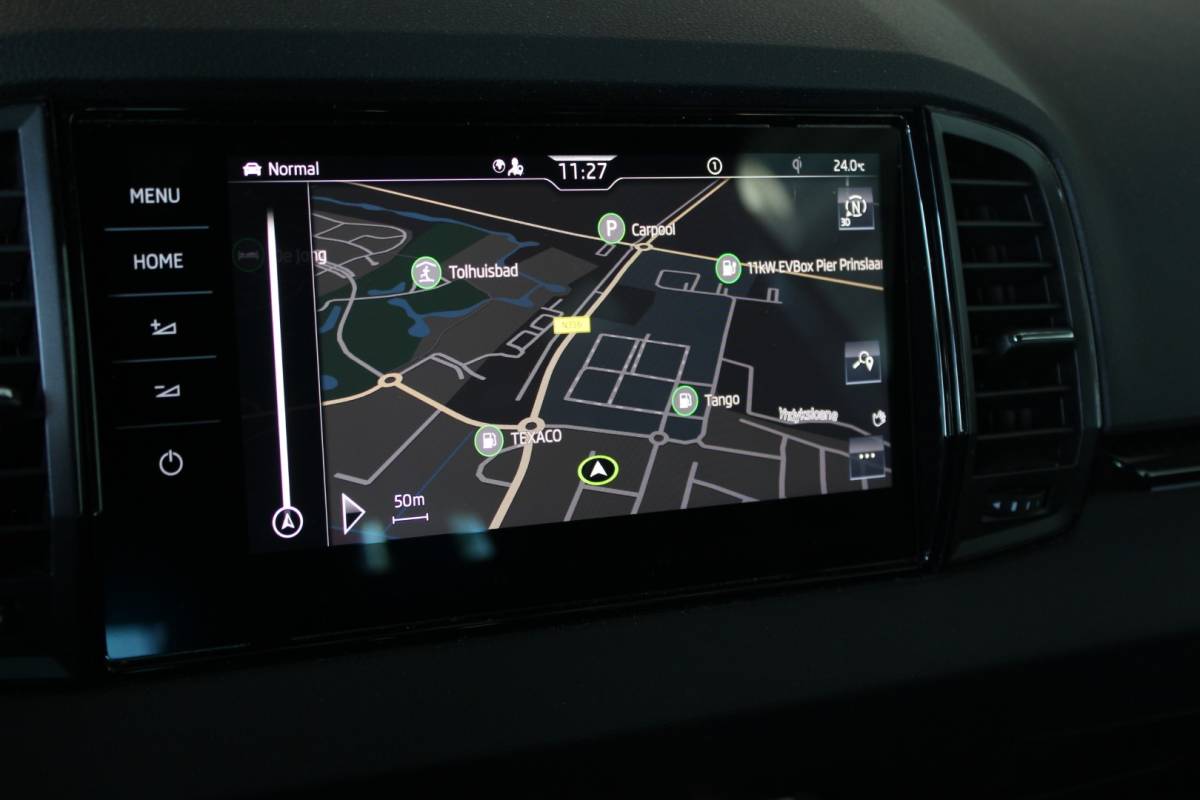 Škoda Karoq ŠKODA Karoq 1.5 TSI ACT Sportline Business Facelift | Trekhaak | Camera | Keyless | Adapt. Cruise | Stoel/Stuurverw. | Virtual Cockpit | Carplay | 18″ LMV | PDC V+A