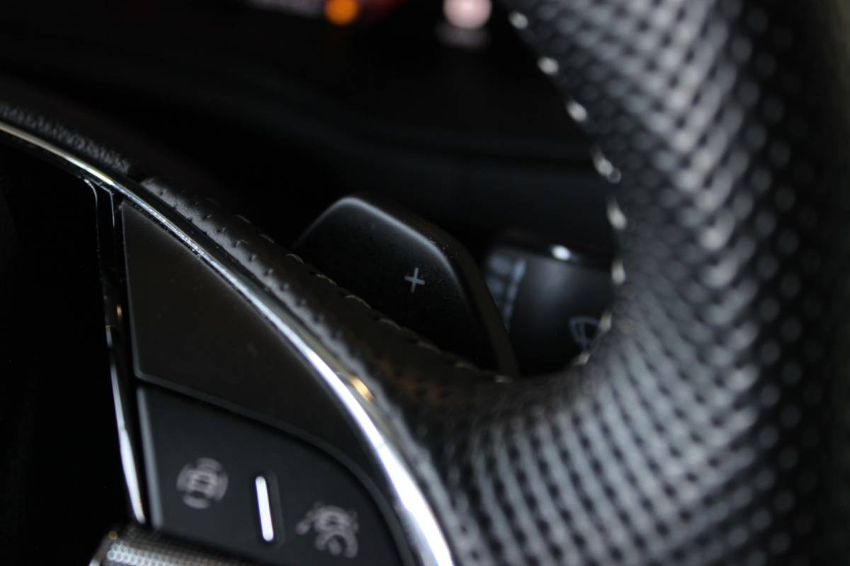 Škoda Karoq ŠKODA Karoq 1.5 TSI ACT Sportline Business Facelift | Trekhaak | Camera | Keyless | Adapt. Cruise | Stoel/Stuurverw. | Virtual Cockpit | Carplay | 18″ LMV | PDC V+A