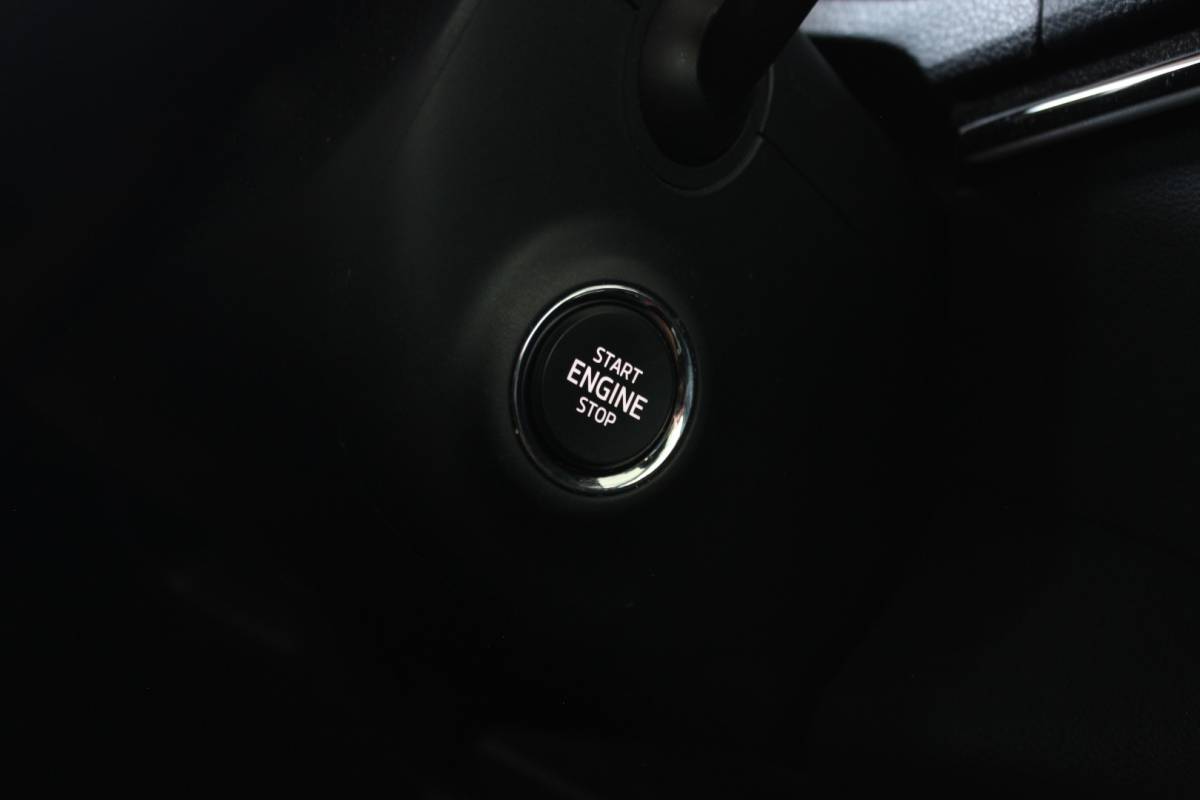 Škoda Karoq ŠKODA Karoq 1.5 TSI ACT Sportline Business Facelift | Trekhaak | Camera | Keyless | Adapt. Cruise | Stoel/Stuurverw. | Virtual Cockpit | Carplay | 18″ LMV | PDC V+A