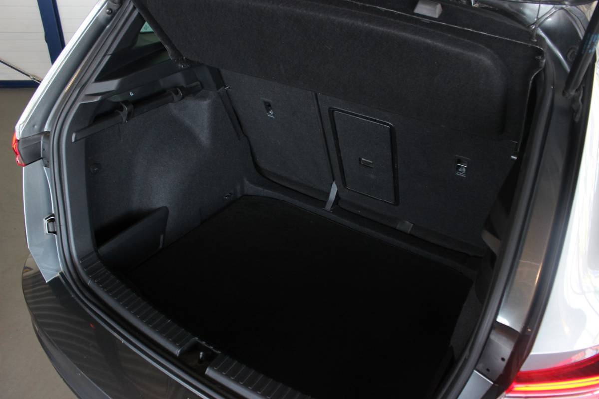 Škoda Karoq ŠKODA Karoq 1.5 TSI ACT Sportline Business Facelift | Trekhaak | Camera | Keyless | Adapt. Cruise | Stoel/Stuurverw. | Virtual Cockpit | Carplay | 18″ LMV | PDC V+A
