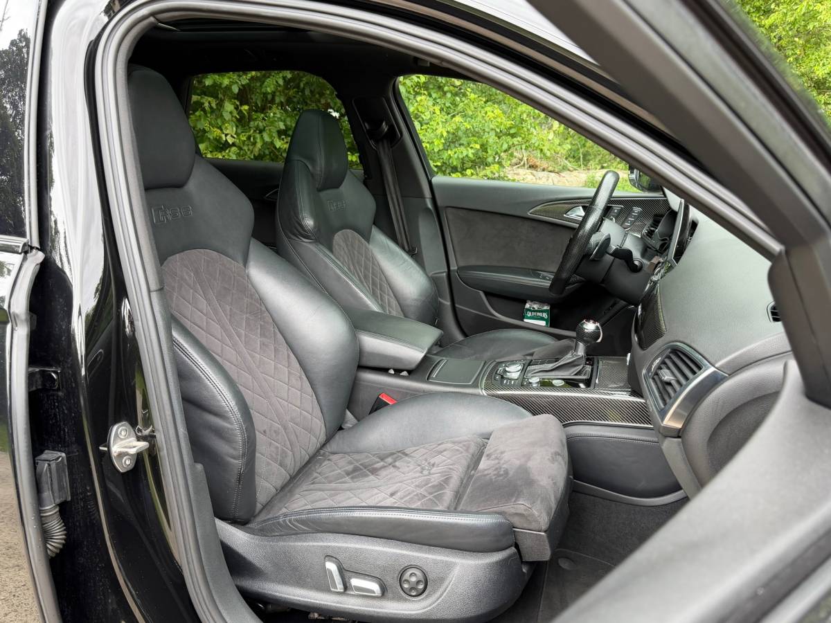 Audi RS6 Audi RS6 Avant 4.0 TFSI Quattro Pro Line Plus | APR | Keramisch | Pano | Carbon | Matrix | Schaalstoelen |