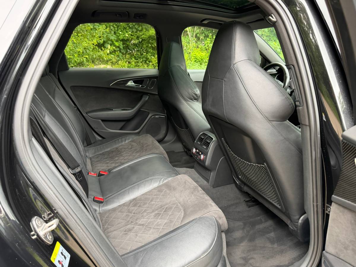 Audi RS6 Audi RS6 Avant 4.0 TFSI Quattro Pro Line Plus | APR | Keramisch | Pano | Carbon | Matrix | Schaalstoelen |
