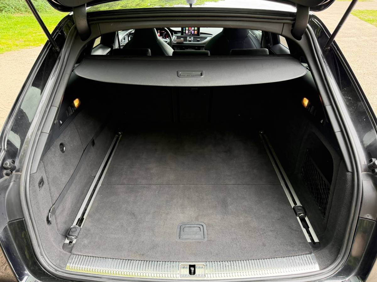 Audi RS6 Audi RS6 Avant 4.0 TFSI Quattro Pro Line Plus | APR | Keramisch | Pano | Carbon | Matrix | Schaalstoelen |