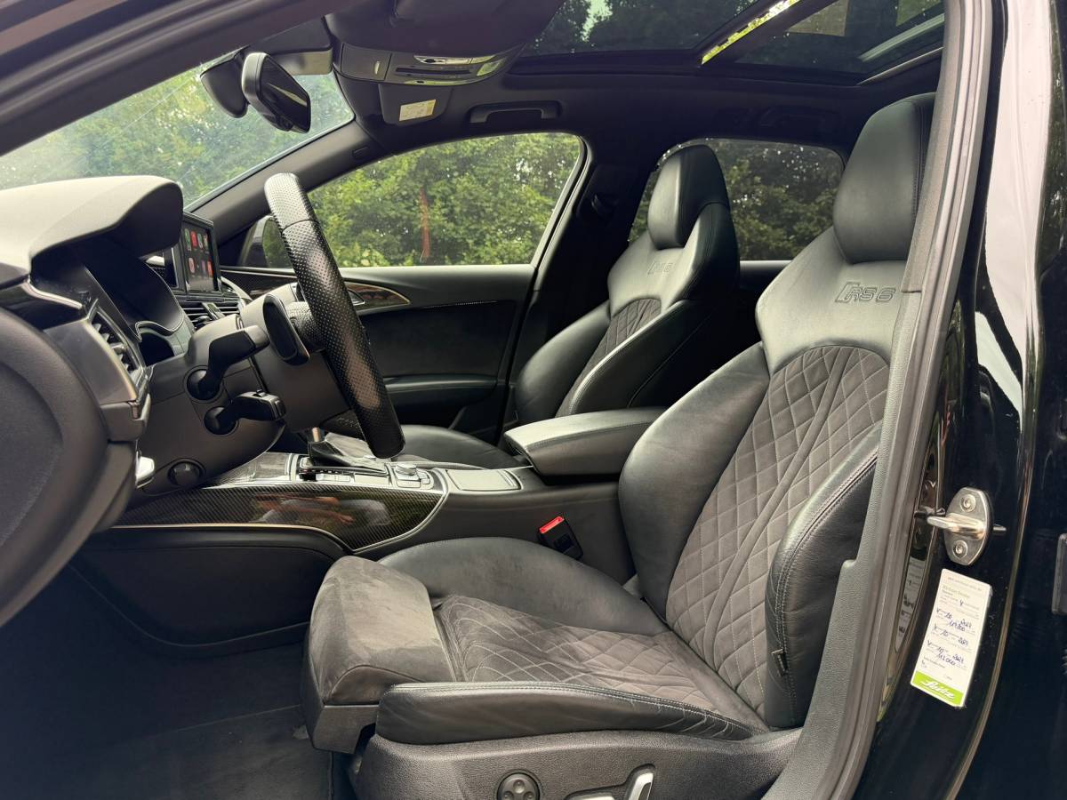 Audi RS6 Audi RS6 Avant 4.0 TFSI Quattro Pro Line Plus | APR | Keramisch | Pano | Carbon | Matrix | Schaalstoelen |