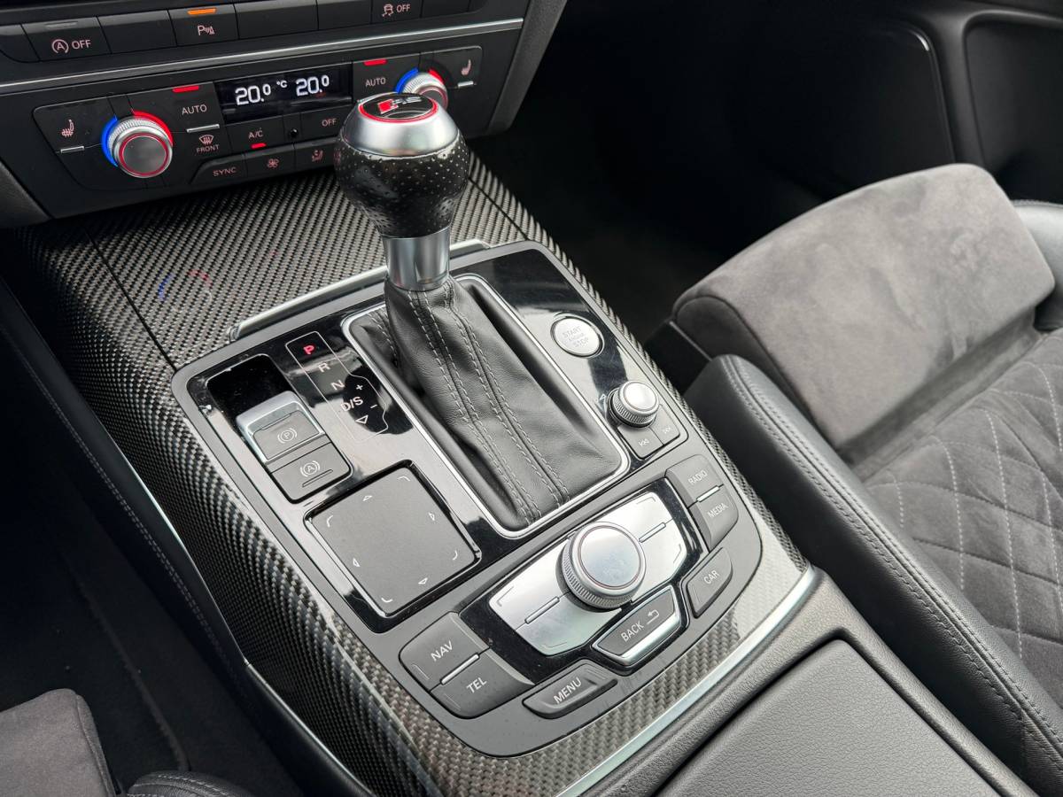 Audi RS6 Audi RS6 Avant 4.0 TFSI Quattro Pro Line Plus | APR | Keramisch | Pano | Carbon | Matrix | Schaalstoelen |