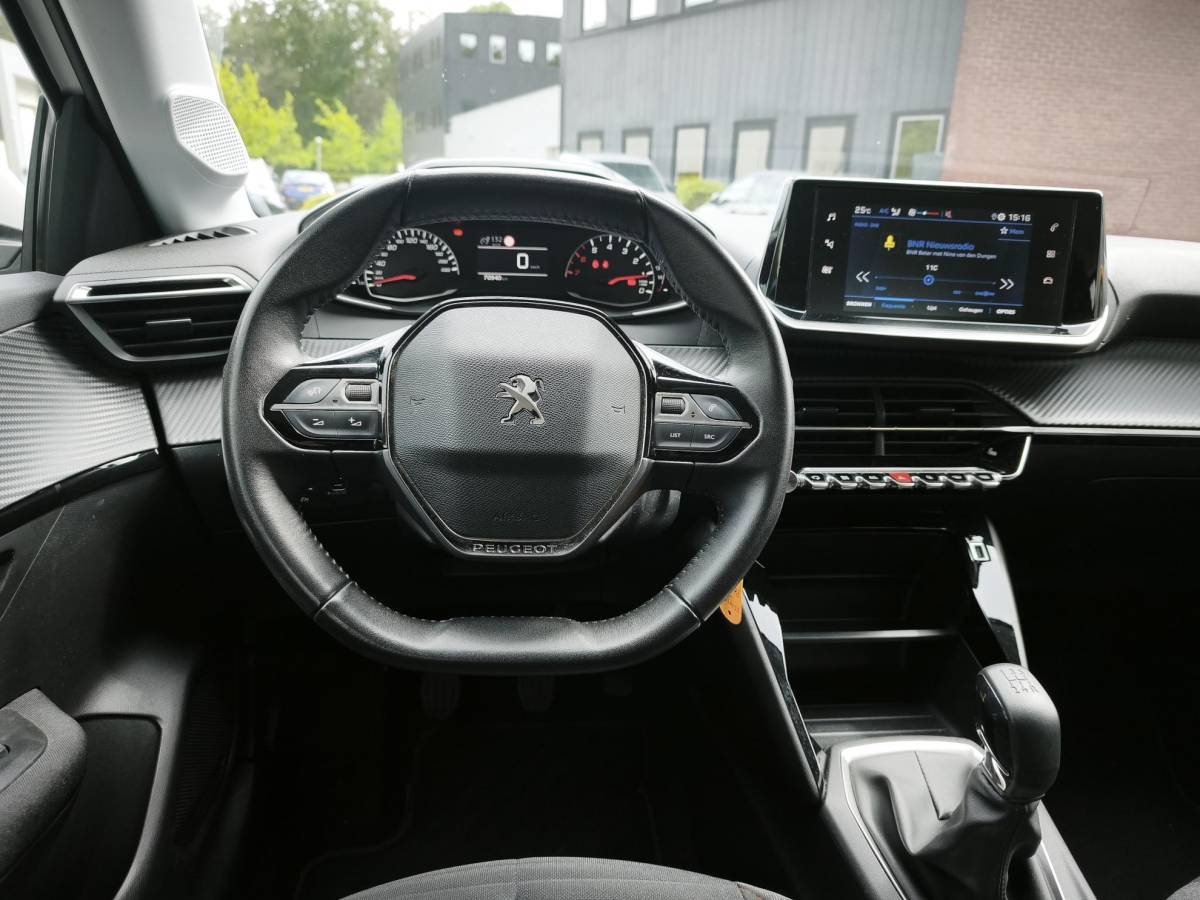 Peugeot 208 Peugeot 208 1.2 PureTech Active Pack Navi-Carplay Led Cruise-Control Parkeerhulp Nieuwe Distributieriem