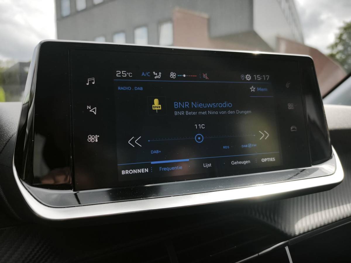 Peugeot 208 Peugeot 208 1.2 PureTech Active Pack Navi-Carplay Led Cruise-Control Parkeerhulp Nieuwe Distributieriem