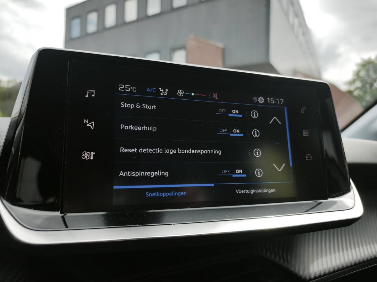Peugeot 208 Peugeot 208 1.2 PureTech Active Pack Navi-Carplay Led Cruise-Control Parkeerhulp Nieuwe Distributieriem