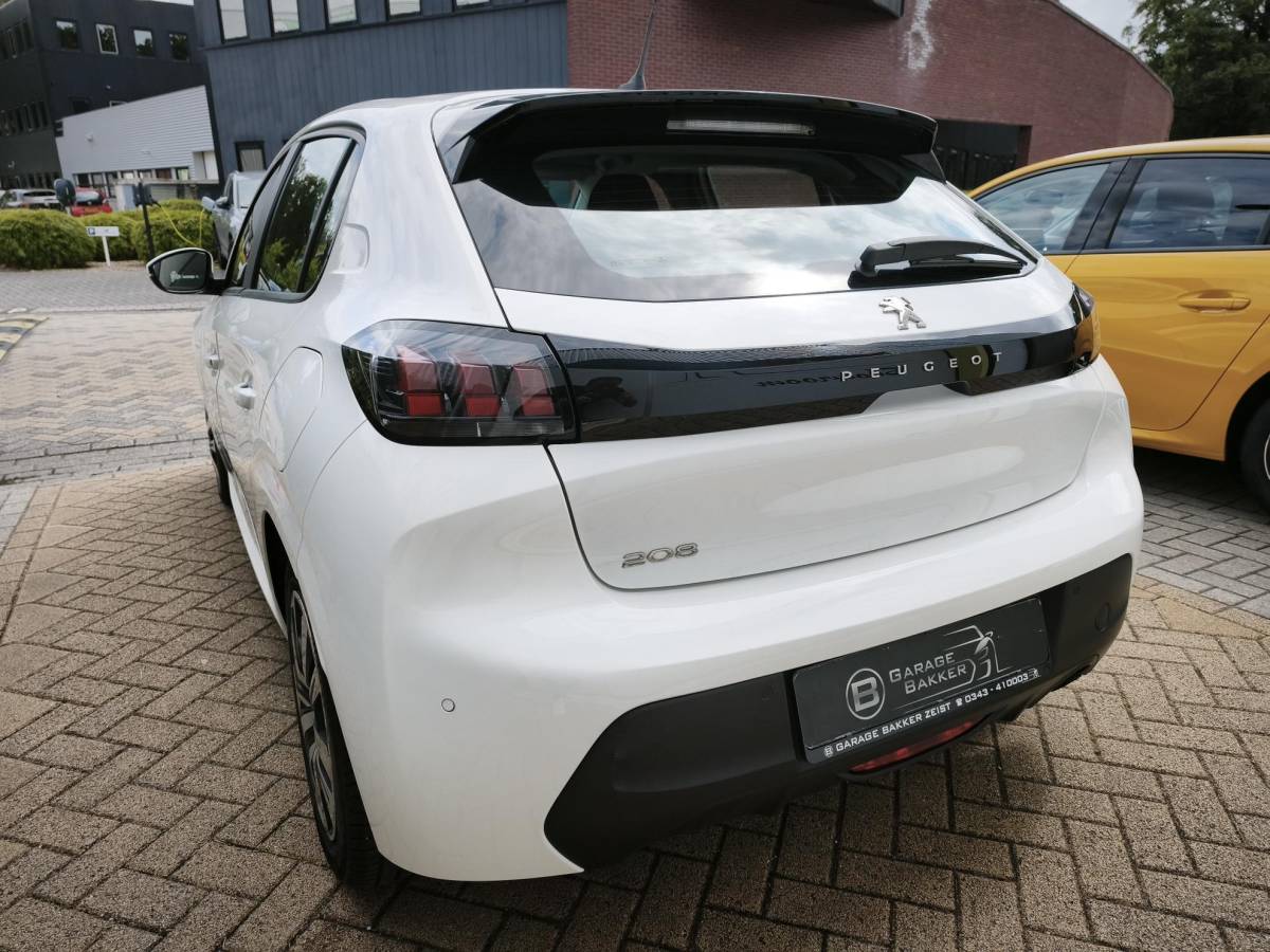 Peugeot 208 Peugeot 208 1.2 PureTech Active Pack Navi-Carplay Led Cruise-Control Parkeerhulp Nieuwe Distributieriem