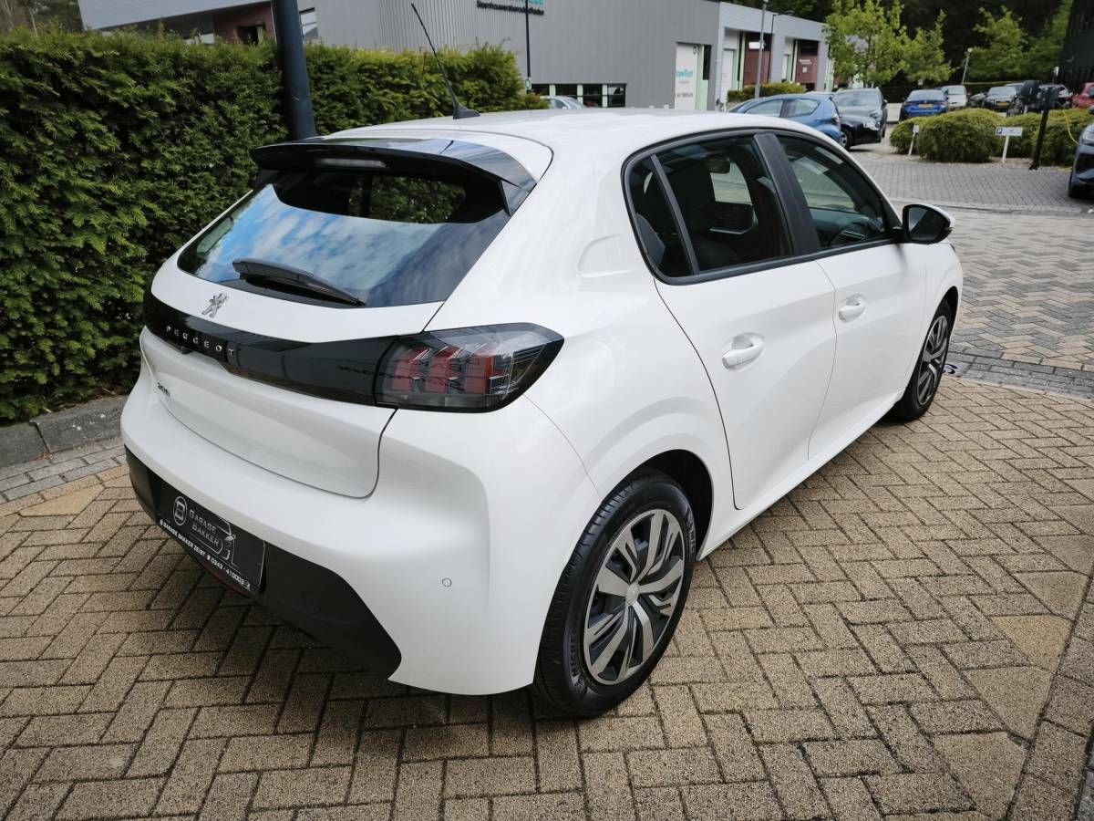 Peugeot 208 Peugeot 208 1.2 PureTech Active Pack Navi-Carplay Led Cruise-Control Parkeerhulp Nieuwe Distributieriem