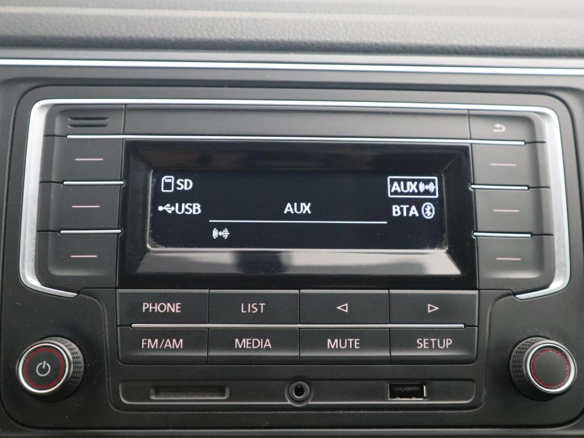 Volkswagen Transporter Volkswagen Transporter 2.0 TDI L2H1 DC Highline PDC / CRUISE / FULL LED /  BLUETOOTH / TREKHAAK / NETJES!