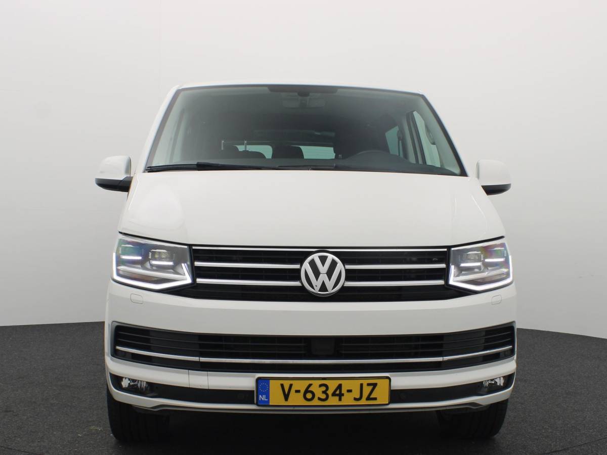 Volkswagen Transporter Volkswagen Transporter 2.0 TDI L2H1 DC Highline PDC / CRUISE / FULL LED /  BLUETOOTH / TREKHAAK / NETJES!